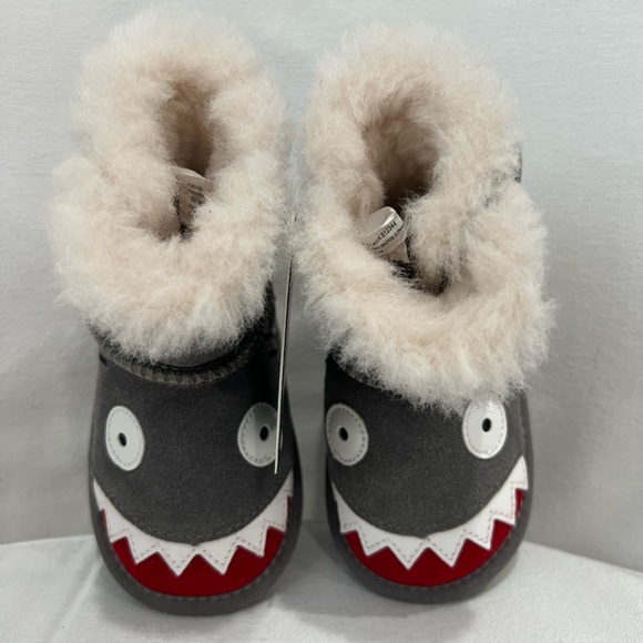 New EMU Shark Walker Costume Shearling Wool Suede Boot Shoe Baby 6-12 Toddler 3 - Picture 4 of 17